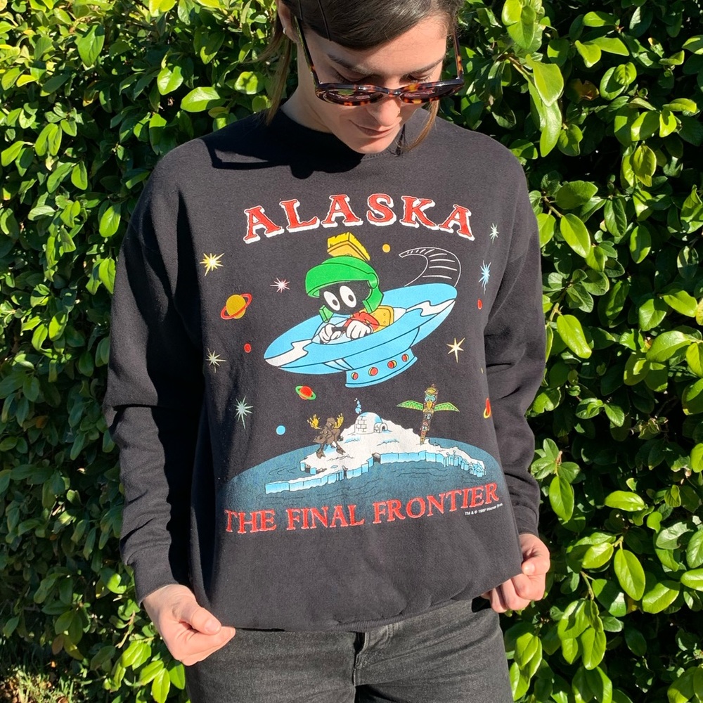 MARVIN THE MARTIAN ALASKA CREWNECK🛸❄️🌌